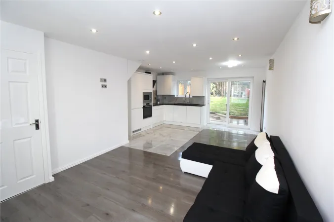 Property in The Foxgloves, Billericay alternative image