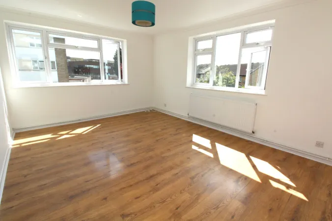 Property in Sackville Crescent, Romford alternative image