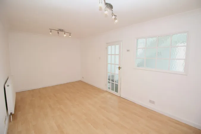 Property in Leaside, Benfleet alternative image