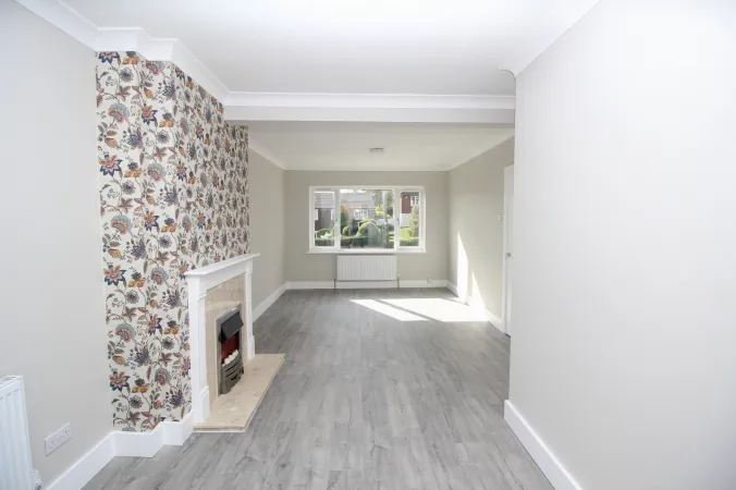 Property in Outwood Common Road, Billericay alternative image