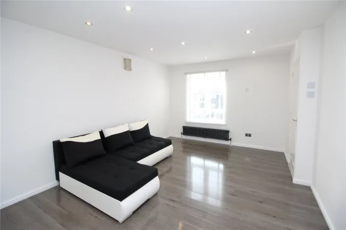 Property in The Foxgloves, Billericay alternative image